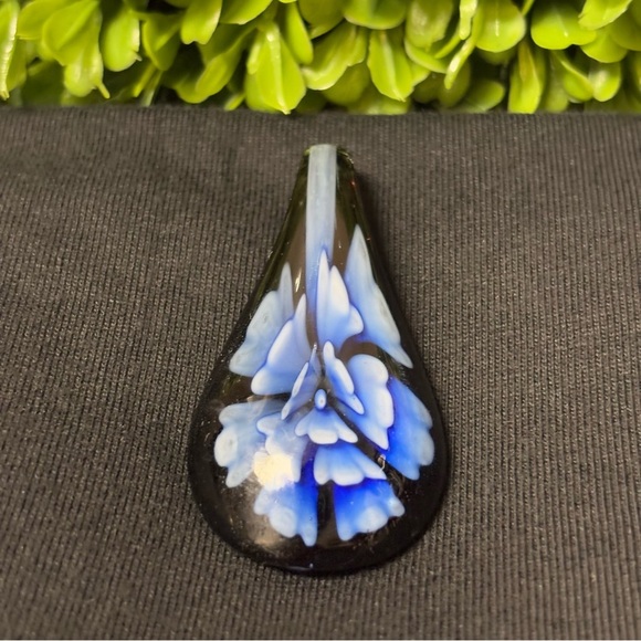 Murano Glass Blue Flower Leaf
Pendant - Picture 2 of 5